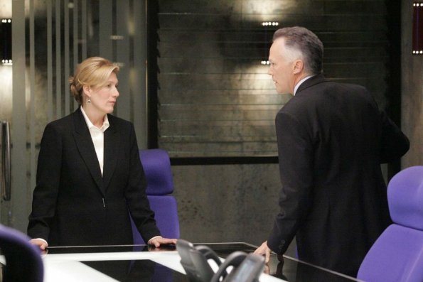 24: Karen Hayes (Jayne Atkinson, L) and Buchanan (James Morrison, L) try to work together in the "Day 5: 9:00 PM - 10:00 PM" episode that airs Monday, March 27 (9:00-10:00 PM ET/PT) on FOX. ©2006 Fox Broadcasting Co. Cr: Kelsey McNeal/FOX 24: Karen Hayes (Jayne Atkinson, L) and Buchanan (James Morrison, L) try to work together in the "Day 5: 9:00 PM - 10:00 PM" episode that airs Monday, March 27 (9:00-10:00 PM ET/PT) on FOX. ©2006 Fox Broadcasting Co. Cr: Kelsey McNeal/FOX