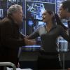 APB: L-R: Guest star John Heard, Natalie Martinez and Justin Kirk in the all-new “Daddy’s Home” episode of APB airing Monday, March 13 (9:01-10:00 PM ET/PT) on FOX. CR: Adrian Burrows / FOX. © 2017 FOX Broadcasting Co.