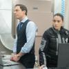 APB: Justin Kirk and Natalie Martinez in the all-new “Pandora’s Box” episode of APB airing Monday, April 17 (9:01-10:00 PM ET/PT) on FOX. CR: FOX © 2017 FOX Broadcasting Co.