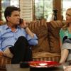 ANGER MANAGEMENT: Episode 5: Charlie & Jen Together Again (Airs Thursday, February 7; 9:30 pm e/p) L-R: Charlie Sheen as Charlie Goodson, Shawnee Smith as Jennifer Goodson. Photo: Greg Gayne/FX Network