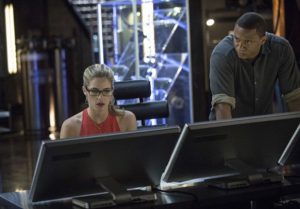 Arrow -- "Sara" -- Image AR302b_0326b -- Pictured (L-R): Emily Bett Rickards as Felicity Smoak and David Ramsey as John Diggle -- Photo: Cate Cameron/The CW -- ÃÂ© 2014 The CW Network, LLC. All Rights Reserved.