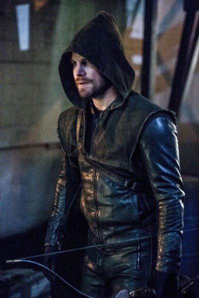 Arrow -- "Bratva" -- Image AR512b_0207b.jpg -- Pictured: Stephen Amell as Oliver Queen/The Green Arrow -- Photo: Cate Cameron/The CW -- ÃÂ© 2017 The CW Network, LLC. All Rights Reserved.