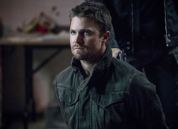 Arrow -- "Promises Kept" -- Image AR606a_0076b.jpg -- Pictured: Stephen Amell as Oliver Queen -- Photo: Jack Rowand/The CW -- ÃÂ© 2017 The CW Network, LLC. All Rights Reserved.