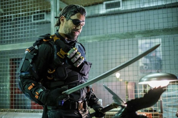 Arrow -- "Promises Kept" -- Image AR606b_0143b.jpg -- Pictured: Manu Bennett as Slade Wilson/Deathstroke -- Photo: Robert Falconer/The CW -- ÃÂ© 2017 The CW Network, LLC. All Rights Reserved.