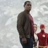Arrow -- "Crisis on Infinite Earths: Part Four" -- Image Number: AR808A_0180r.jpg -- Pictured (L-R): David Harewood as Hank Henshaw/J\'onn J\'onzz, Caity Lotz as Sara Lance/White Canary and Grant Gustin as The Flash -- Photo: Dean Buscher/The CW -- © 2019 The CW Network, LLC. All Rights Reserved.