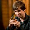 bates-motel-season-1-episode-8-a-boy-and-his-dog-4