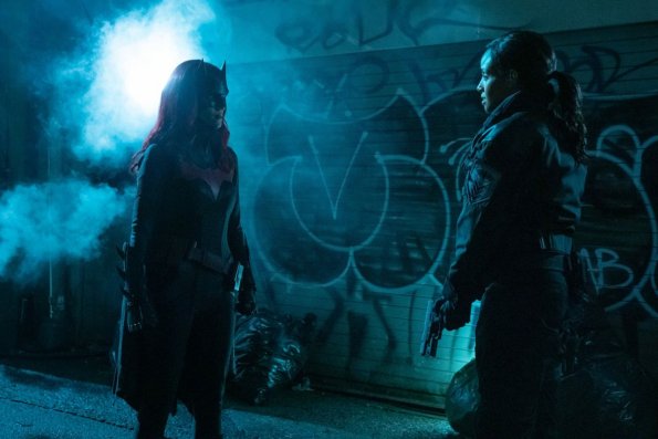 107_batwoman_photo04