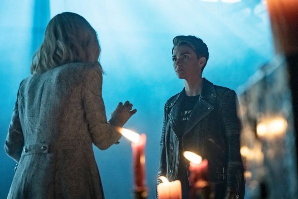 batwoman-episode-108-a-mad-teaparty-promotional-photo-05