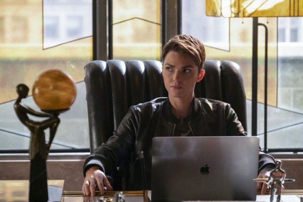 batwoman-episode-110-how-queer-everything-is-today-promotional-photo-01.jpg