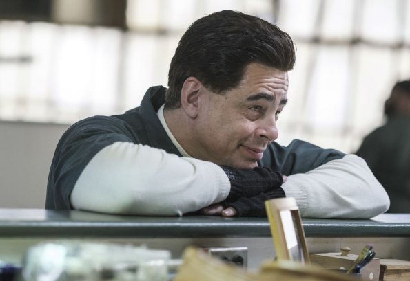 Benicio Del Toro as Richard Matt in Escape at Dannemora (Episode 1).  -Photo: Chris Saunders/SHOWTIME -Photo ID: DANNEMORA_101_0730