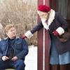 FARGO -- “Before The Law” -- Episode 202 (Airs October 19, 10:00 pm e/p) Pictured: (l-r) Jesse Plemons as Ed Blumquist, Kirsten Dunst as Peggy Blumquist.
CR: Chris Large/FX