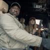 Daryl Mitchell as Wendell, Mo Collins as Sarah - Fear the Walking Dead _ Season 5, Episode 4 - Photo Credit: Ryan Green/AMC