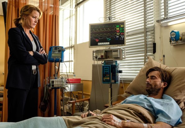GRACEPOINT: Detective Emmett Carver (David Tennant, R) is forced to deal with his worsening heart condition in "Episode Nine" of GRACEPOINT airing Thursday, Dec. 4 (9:00-10:00 PM ET/PT) on FOX. Also pictured: Anna Gunn. ©2014 Fox Broadcasting Co. Cr: Ed Araquel/FOX