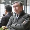 Steve Coogan as Thom in Happyish (Season 1, Episode 1). - Photo:  Mark Schafer/SHOWTIME - happyish_101_01240.R