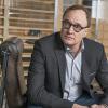 Bradley Whitford as Jonathan in Happyish (Season 1, Episode 1). - Photo:  Mark Schafer/SHOWTIME - happyish_101_15738.R