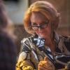 Melissa Leo as Goldie in I\'M DYING UP HERE (Season 1, Episode 01). - Photo:  Justina Mintz/SHOWTIME - Photo ID:  IDUH_101_6394.R