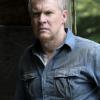 "Improvise" - Three months after quitting the Phoenix Foundation and moving to Nigeria, Mac puts aside his differences with his father and returns when he hears Jack is the target of a murderous dictator he double-crossed, on the third season premiere of MACGYVER, Friday, Sept. 28 (8:00-9:00 PM, ET/PT) on the CBS Television Network. Pictured:    Tate Donovan.   Photo: Guy D\'Alema/CBS ÃÂ©2018 CBS Broadcasting, Inc. All Rights Reserved