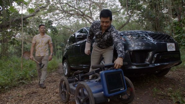 "A Kiss Before Dying" - When the Dobermans dig up what appears to be a human bone, Magnum and Higgins assist Katsumoto investigate the murder of his former mentor, on MAGNUM P.I., Monday, March 11 (9:00-10:00 PM, ET/PT) on the CBS Television Network.  Roger E. Mosley, who portrayed T.C. on the original "Magnum, P.I.," guest stars as Booky, a Vietnam veteran and barber who offers sage advice and a great haircut. Pictured L-R: Jay Hernandez as Thomas Magnum and Tim Kang as Det. Gordon Katsumoto Photo: CBS ÃÂ©2019 CBS Broadcasting, Inc. All Rights Reserved