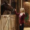"Good Karma and the Big Weird" -- Bonnie encourages Christy to pursue Marjorie\'s charming nephew, Nick (Chris Pratt), despite the fact that he\'s been declared off limits, on MOM, Thursday, Jan. 19, 2017 (9:01-9:31 PM, ET/PT) on the CBS Television Network. Pictured left to right: Anna Faris as Christy, and Chris Pratt as Nick. Photo: Robert Voets/Warner Bros. Entertainment Inc. ÃÂ© 2016 WBEI. All rights reserved.