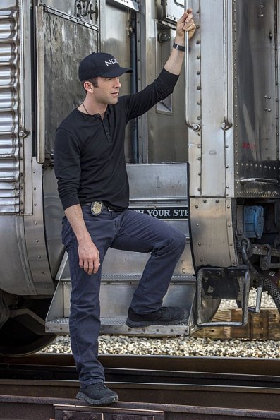 "No Man\'s Land" -- When a mystery man saves the life of a Lieutenant and then disappears from the scene, the NCIS team unravels a new case when forensic evidence suggests he is a soldier who was captured in Afghanistan years ago and never found, on NCIS: NEW ORLEANS, Tuesday, Feb. 16 (9:00-10:00 PM, ET/PT), on the CBS Television Network. Pictured: Lucas Black as Special Agent Christopher LaSalle Photo: Skip Bolen/CBS ÃÂ©2015 CBS Broadcasting, Inc. All Rights Reserved