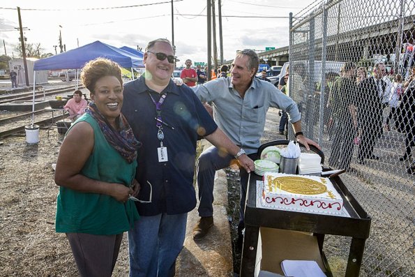 "No Man\'s Land" --Behind the scenes of the CBS series NCIS: NEW ORLEANS, Tuesday, Feb. 16 (9:00-10:00 PM, ET/PT), on the CBS Television Network.  Pictured L-R: CCH Pounder, Consultant and real NCIS agent D\'Wayne Swear, and Scott Bakula Photo: Skip Bolen/CBS ÃÂ©2015 CBS Broadcasting, Inc. All Rights Reserved