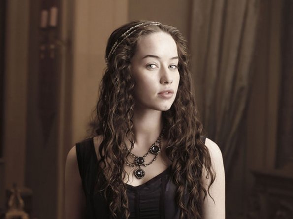 Reign -- Image Number: RE1_Gallery_Lola_1230r.jpg -- Pictured: Anna Popplewell as Lola -- Photo: Mathieu Young/The CW -- © 2013 The CW Network, LLC. All rights reserved.