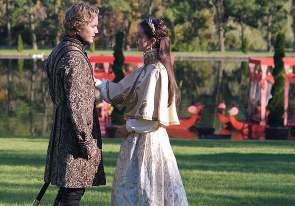 Reign -- "The Prince of the Blood" -- Image Number: RE207a_0157.jpg -- Pictured (L-R): Toby Regbo as King Francis II and Adelaide Kane as Mary, Queen of Scotland and France -- Photo: Sven Frenzel/The CW -- ÃÂ© 2014 The CW Network, LLC. All rights reserved.