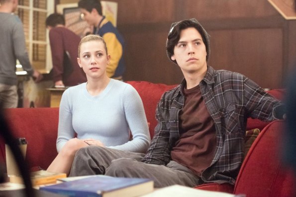 Riverdale -- "The Outsiders" -- Image Number: RVD108b_0453.jpg -- Pictured (L-R): Lili Reinhart as Betty Cooper and Cole Sprouse as Jughead Jones -- Photo: Dean Buscher/The CW -- ÃÂ© 2017 The CW Network. All Rights Reserved