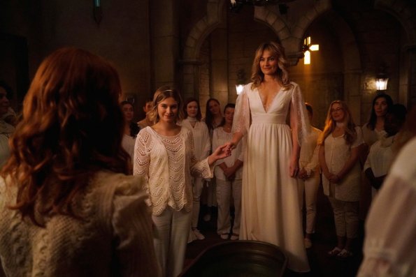 Riverdale -- "Chapter Forty-Eight: Requiem for a Welterweight" -- Image Number: RVD313b_0070.jpg -- Pictured (L-R): Tiera Skovbye as Polly and Madchen Amick as Alice Cooper -- Photo: Shane Harvey/The CW -- ÃÂ© 2019 The CW Network, LLC. All Rights Reserved.