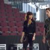 Carla Gugino as Shelli and Luke Wilson as Bill in Roadies (pilot). - Photo: Katie Yu/SHOWTIME - Photo ID: Roadies101_Pilot_8509