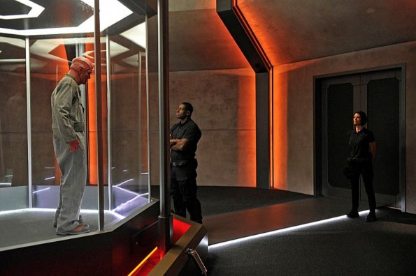 "Human For a Day" -- Alex\'s mistrust of Hank reaches a breaking point when the earthquake traps them in the DEO with Jemm (Charles Halford), a powerful alien escapee, on SUPERGIRL, Monday, Dec. 7 (8:00-9:00 PM, ET/PT) on the CBS Television Network. Pictured left to right: Charles Halford, David Harewood and Chyler Leigh Photo: Darren Michaels/Warner Bros. Entertainment Inc. ÃÂ© 2015 WBEI. All rights reserved.