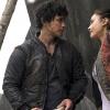 The 100 -- "Human Trials" -- Image: HU205B_0089 -- Pictured (L-R): Bob Morley as Bellamy and Lindsey Morgan as Raven -- Photo: Cate Cameron/The CW -- ÃÂ© 2014 The CW Network, LLC. All Rights Reserved