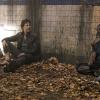 The 100 -- "Fog of War"  -- Image: HU206b_0021 -- Pictured (L-R): Henry Ian Cusick as Kane and Isaiah Washington as Jaha -- Photo: Cate Cameron/The CW -- ÃÂ© 2014 The CW Network, LLC. All Rights Reserved