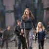 The 100 -- "Spacewalker" -- Image: HU208b_0205 -- Pictured (L-R): Bob Morley as Bellamy, Paige Turco as Abby, and Eliza Taylor as Clarke -- Photo: Diyah Pera/The CW -- ÃÂ© 2014 The CW Network, LLC. All Rights Reserved