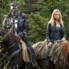 The 100 -- "Coup de Grace" -- Image: HU211B_0156 -- Pictured (at right): Eliza Taylor as Clarke -- Photo: Cate Cameron/The CW -- ÃÂ© 2015 The CW Network, LLC. All Rights Reserved