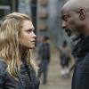 The 100 -- "A Lie Guarded" -- Image HU404a_0241 -- Pictured (L-R): Eliza Taylor as Clarke and Isaiah Washington as Jaha -- Credit: Bettina Strauss/The CW -- ÃÂ© 2017 The CW Network, LLC. All Rights Reserved