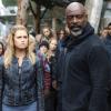 The 100 -- "A Lie Guarded" -- Image HU404a_0257 -- Pictured (L-R): Eliza Taylor as Clarke and Isaiah Washington as Jaha -- Credit: Bettina Strauss/The CW -- ÃÂ© 2017 The CW Network, LLC. All Rights Reserved