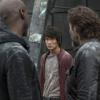 The 100 -- "We Will Rise" -- Image HU406a_0123 -- Pictured (L-R): Isaiah Washington as Jaha, Chris Larkin as Monty, and Henry Ian Cusick as Kane -- Credit: Cate Cameron/The CW -- ÃÂ© 2017 The CW Network, LLC. All Rights Reserved