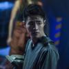 The 100 -- "Sleeping Giants" -- Image Number: HU503a_0247.jpg -- Pictured: Chris Larkin as Monty -- Photo: Diyah Pera/The CW -- ÃÂ© 2018 The CW Network, LLC. All rights reserved.