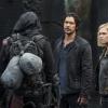 The 100 -- "Shifting Sands" -- Image Number: HUN505a_0089.jpg -- Pictured (L-R): Bob Morley as Bellamy and Eliza Taylor as Clarke -- Photo: Katie Yu/The CW --  ÃÂ© 2018 The CW Network, LLC. All rights reserved.