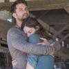 Joshua Jackson as Cole and Ruth Wilson as Alison in The Affair (Season 1, Episode 2). - Photo: Mark Schafer/SHOWTIME - Photo ID:  theaffair_102_0096