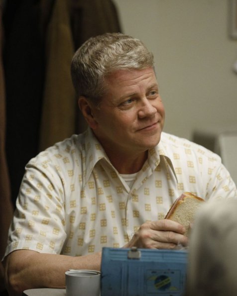 the-kids-are-alright-episode-121-mikes-award-promotional-photo-40