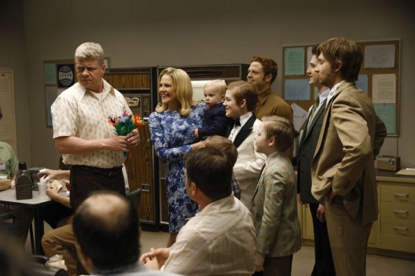 the-kids-are-alright-episode-121-mikes-award-promotional-photo-48