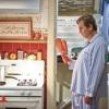 The Millers - Episode 1.03 - The Phone Upgrade - Promotional Photos (11)