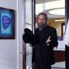 THE MINDY PROJECT: Rabbi Adler (guest star Peter MacNicol) offers to refer his congregation to Schulman &amp; Associates in the &quot;An Officer and a Gynecologist&quot; episode of THE MINDY PROJECT airing Tuesday, April 22 (9:30-10:00 PM ET/PT)on FOX. &#xa9;2014 Fox Broadcasting Co. Cr:  Beth Dubber/FOX