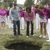 The Neighbors - Episode 1.20 - Sing Like a Larry Bird - Promotional Photos (5)