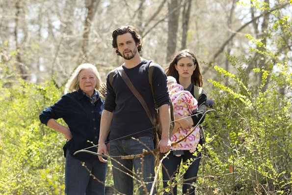 The Originals -- "Fire With Fire" -- Image Number: OR221b_0200.jpg -- Pictured (L-R): Debra Mooney as Mary, Nathan Parsons as Jackson and Phoebe Tonkin as Hayley -- Photo: Jace Downs/The CW -- ÃÂ© 2015 The CW Network, LLC. All rights reserved.