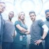 THE RESIDENT:  L-R: Bruce Greenwood, Shaunette Renée Wilson, Emily VanCamp, Matt Czuchry, Malcolm-Jamal Warner and Manish Dayal in the second season of THE RESIDENT premiering Monday, Sept. 24 (8:00-9:00 PM ET/PT) on FOX. ©2018 Fox Broadcasting Co. Cr: Miranda Penn Turin/FOX