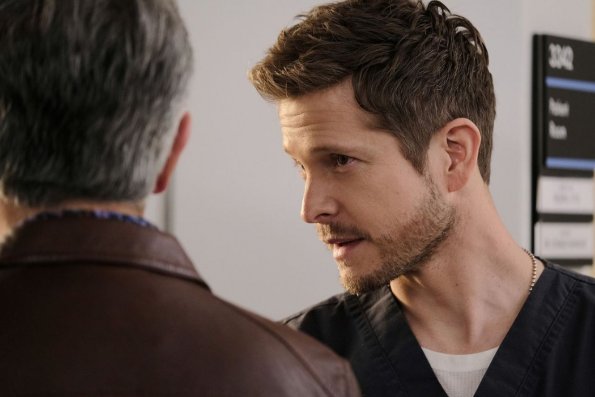 214_the-resident_photo02