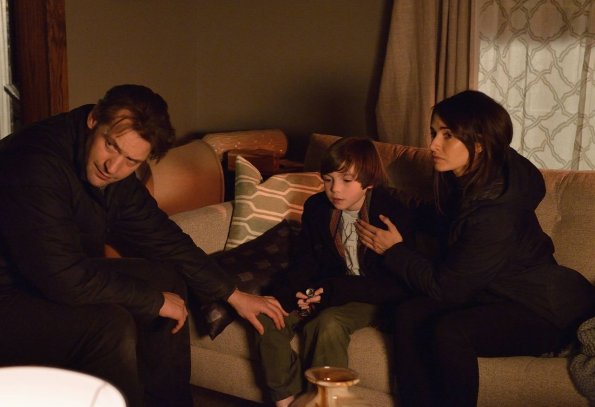 THE STRAIN "The Disappeared" -- Episode 9 (Airs Sunday, September 7, 10:00 pm e/p) -- Pictured: (L-R) Corey Stoll as Ephraim Goodweather, Ben Hyland as Zack Goodweather, Mia Maestro as Nora Martinez -- CR: Michael Gibson/FX